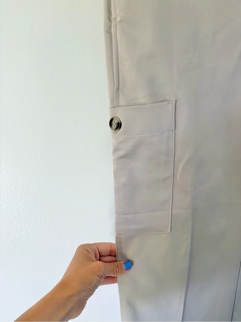 Chico’s Fly Front Sateen Cargo Pant In Smokey Taupe Size 4 NWT